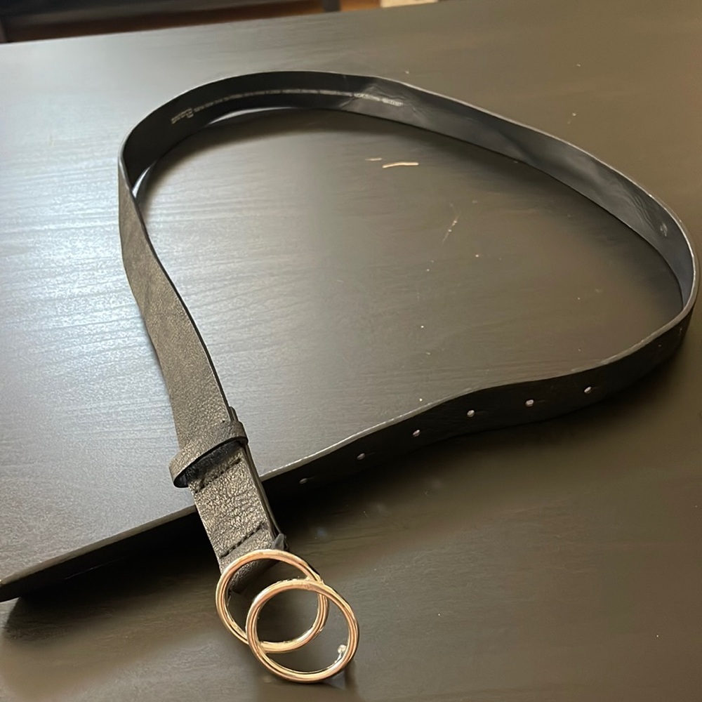 Black H&M divided belt